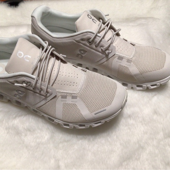 On cloud 5 tennis shoes